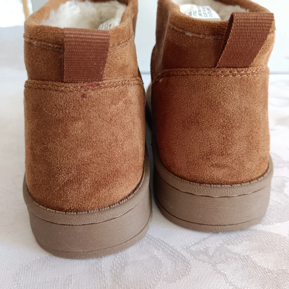 NWT Girl's size 1 Faux Suede Fur Lined Ankle Boots